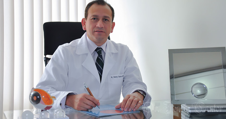 Dr. Henry Cantor en su consultorio